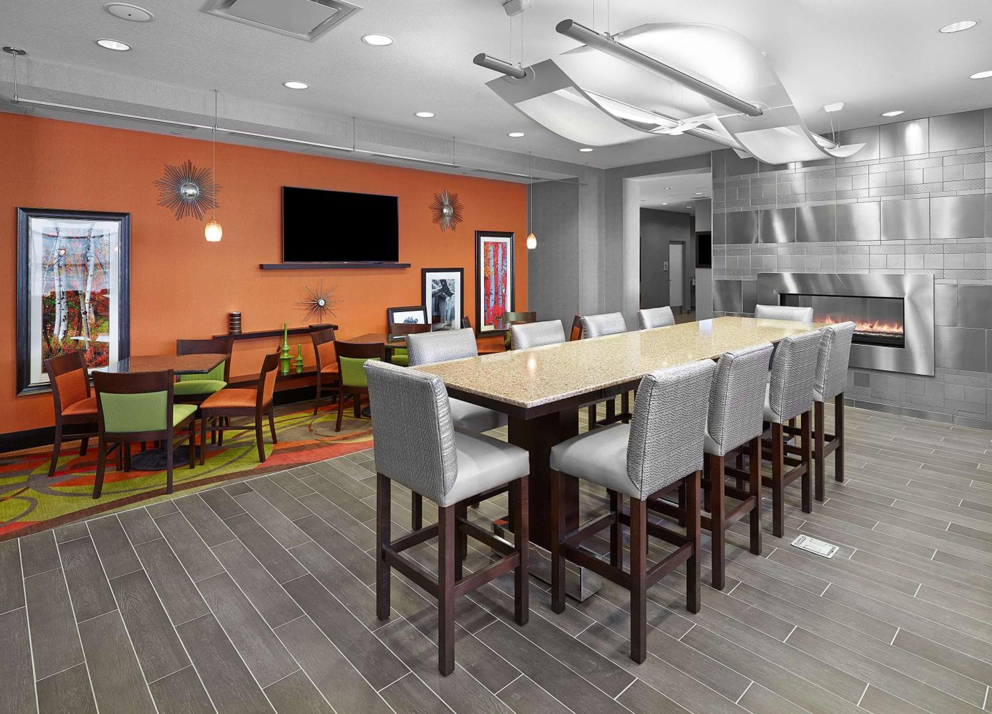 Hampton Inn By Hilton Calgary Airport North Ngoại thất bức ảnh
