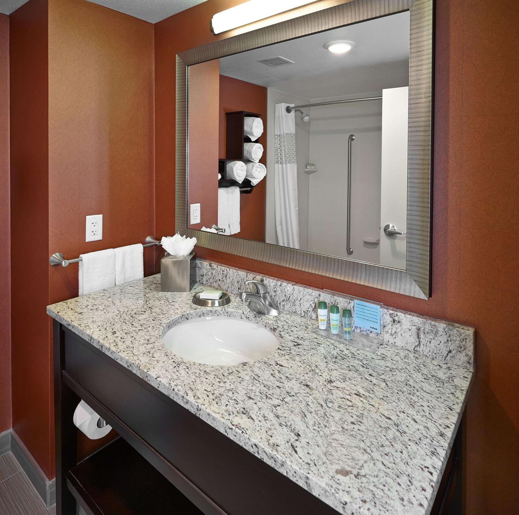 Hampton Inn By Hilton Calgary Airport North Ngoại thất bức ảnh