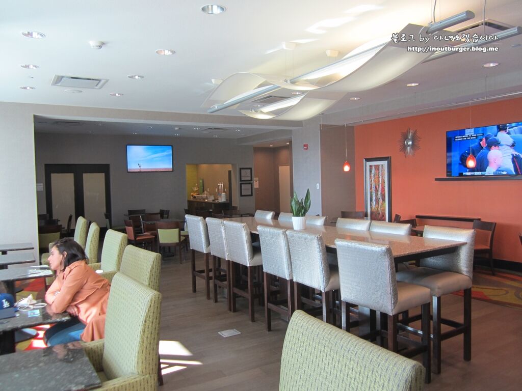 Hampton Inn By Hilton Calgary Airport North Ngoại thất bức ảnh